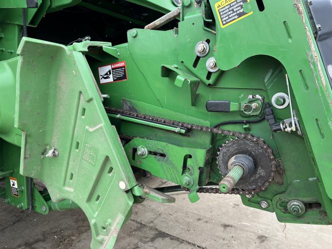 John Deere S670