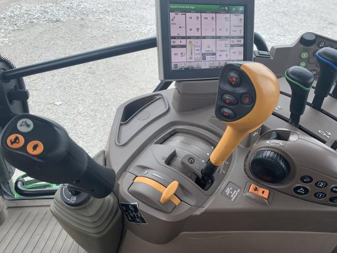 John Deere 6130R