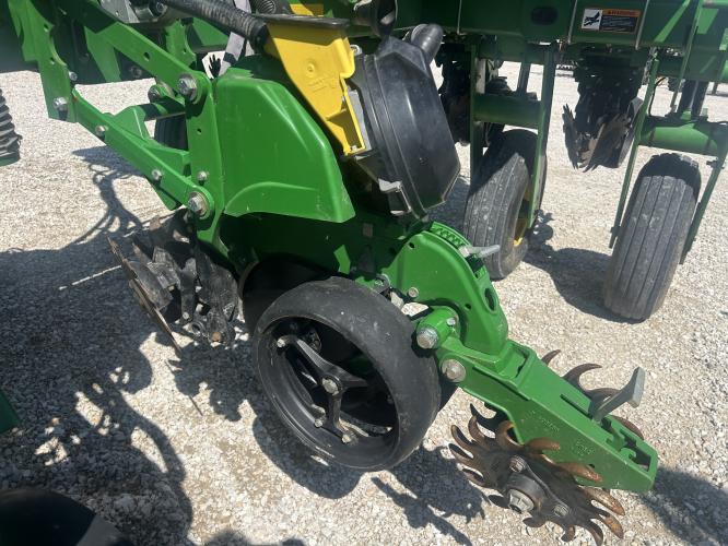 John Deere 1775NT
