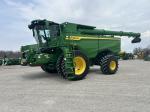 John Deere S7 700
