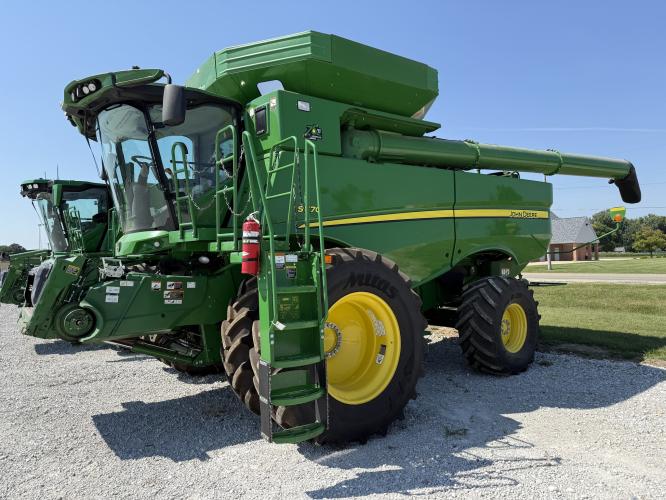 John Deere S770