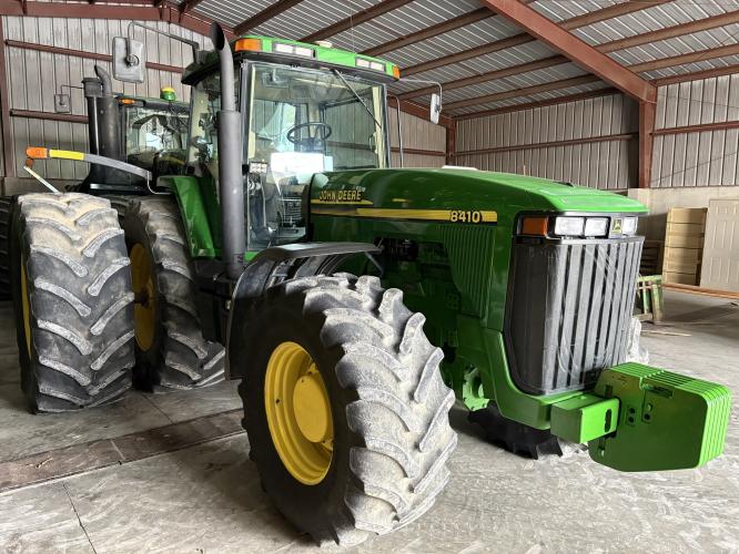 John Deere 8410