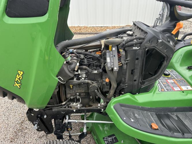 John Deere X754