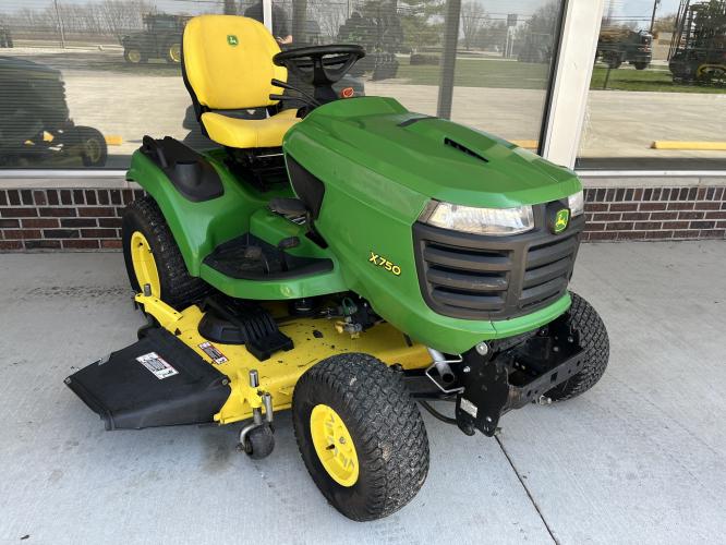 John Deere X750