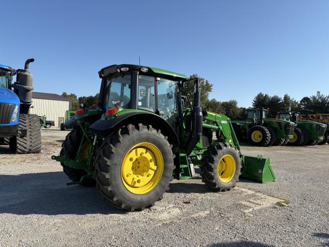 John Deere 6120M