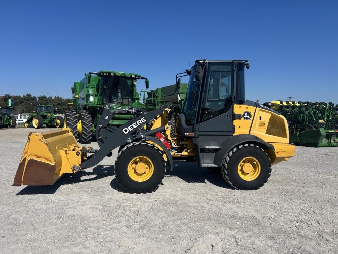 John Deere 324L