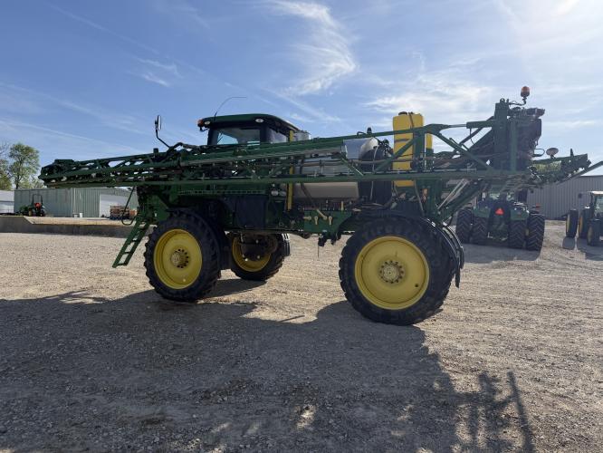 John Deere R4038