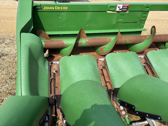 John Deere C8R