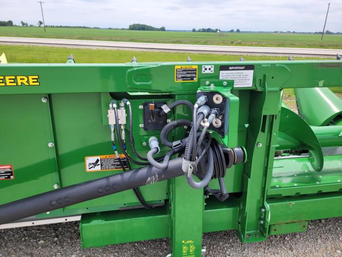 John Deere C8R