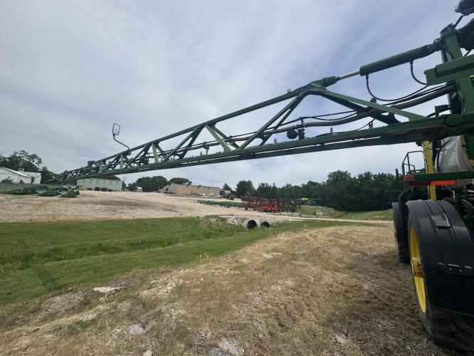 John Deere R4038