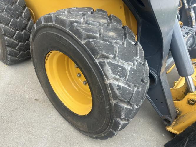 John Deere 330G