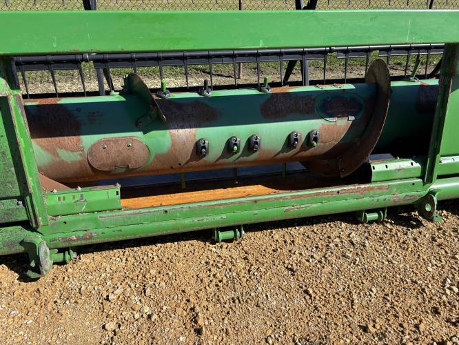 John Deere 635F