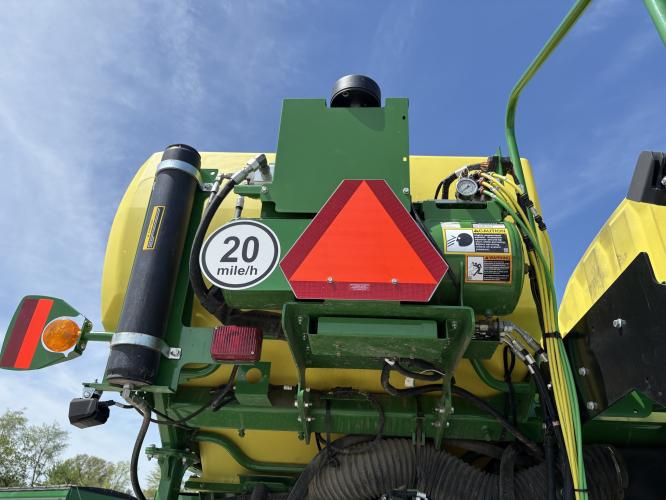 John Deere 1775NT
