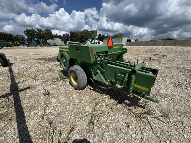 John Deere 348