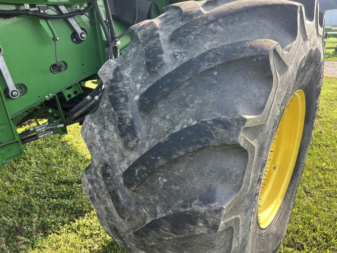 John Deere S670