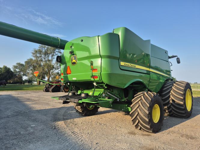 John Deere S790