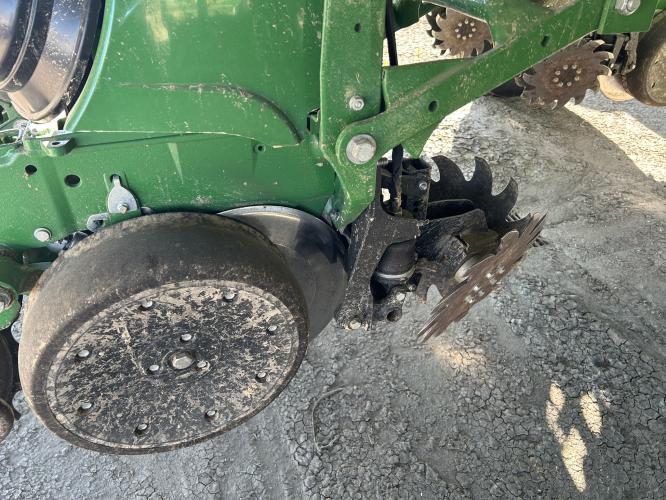 John Deere 1775