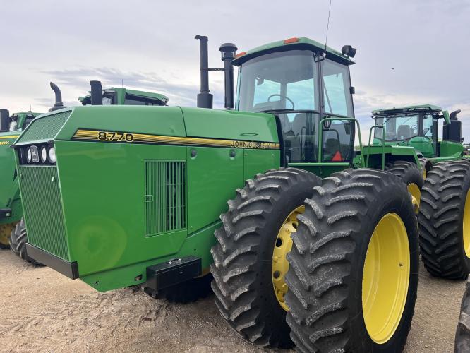 John Deere 8770