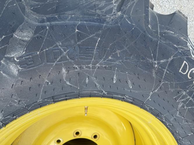 Goodyear 30.5x32