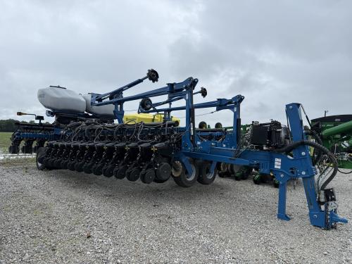 2022 Kinze 4705