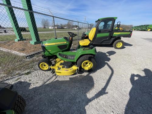 2021 John Deere X738