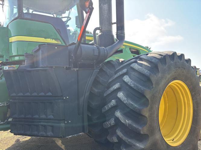 John Deere 9530