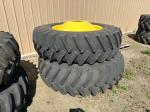 John Deere 520/85R42