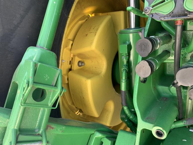 John Deere 8335R