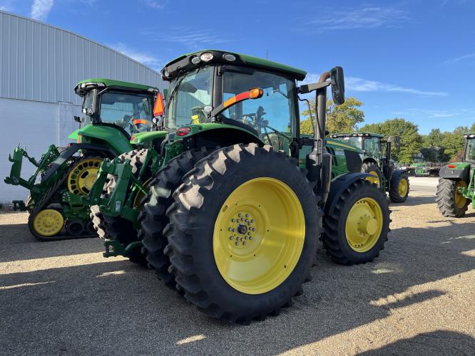 John Deere 6215R