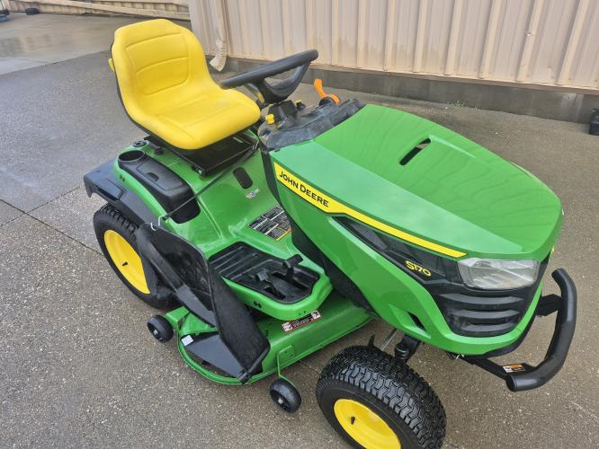 John Deere S170