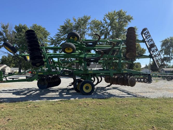 John Deere 2720