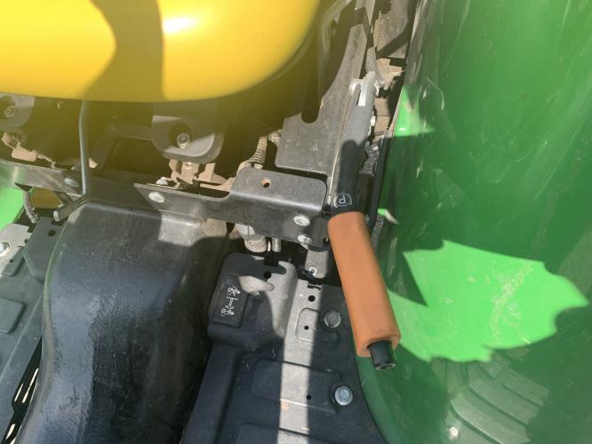 John Deere 3038E