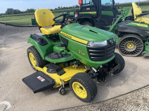  John Deere X739