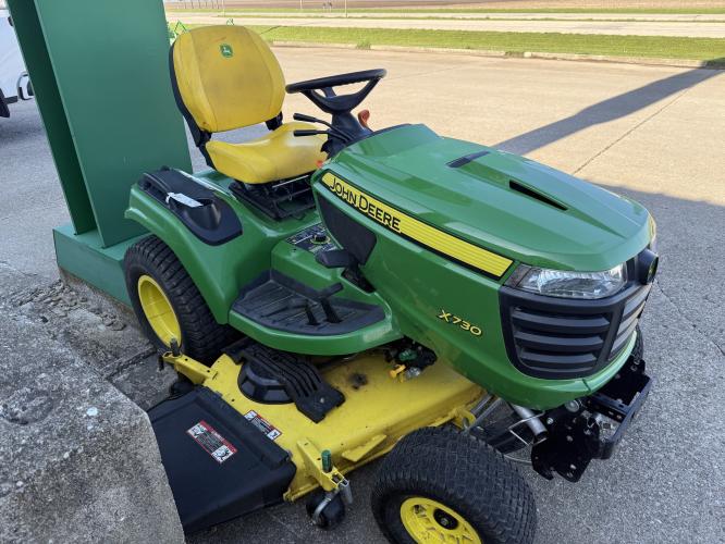 John Deere X730