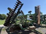 John Deere 637