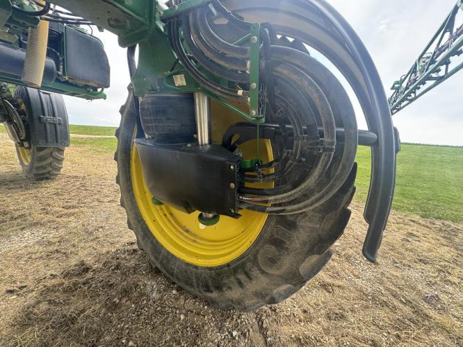 John Deere R4038