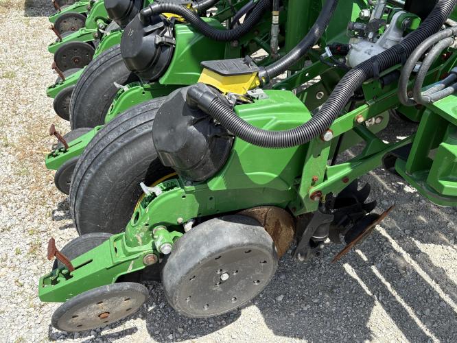 John Deere 1775NT