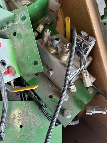 John Deere AA88062 VALVE BLOCK ASSEMBLY