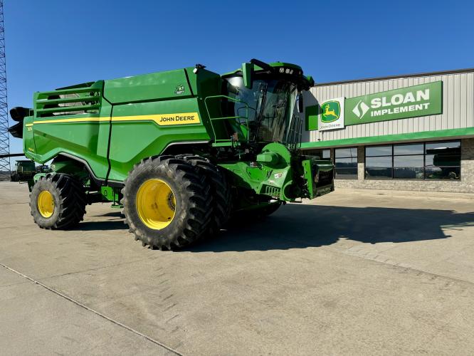 John Deere X9 1000