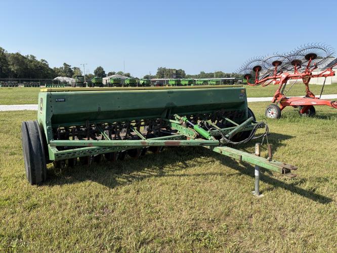 John Deere 8300