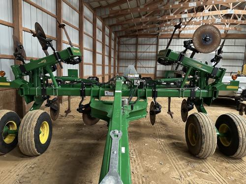 2021 John Deere 2100