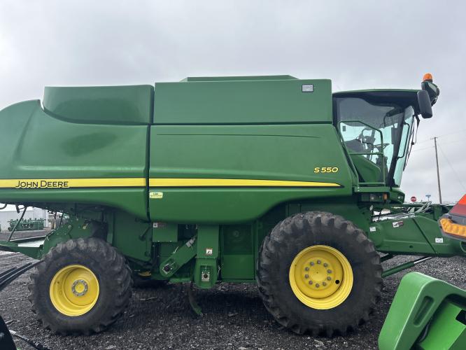 John Deere S550