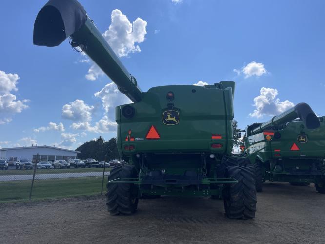 John Deere S780