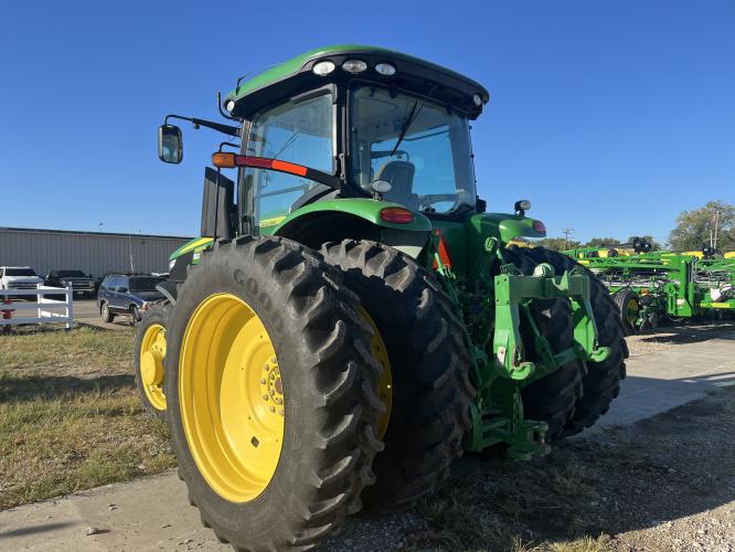John Deere 7200R