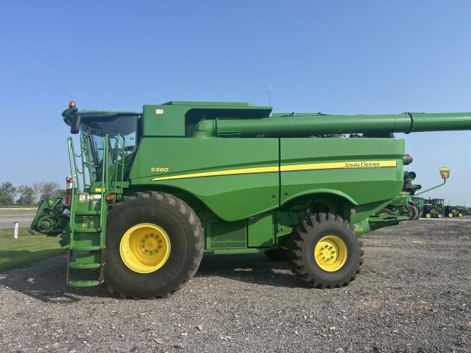 John Deere S680