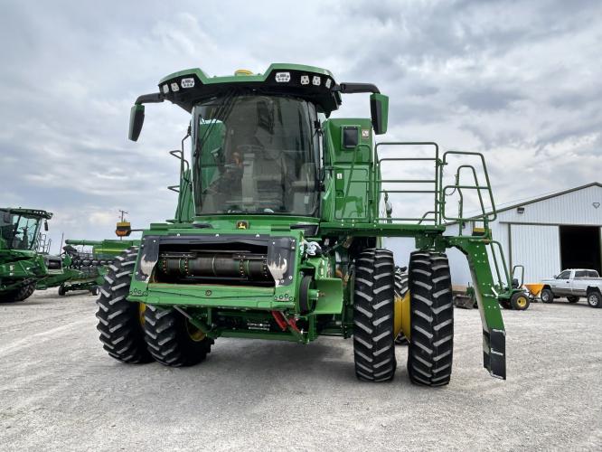 John Deere S7 700