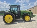 John Deere 8260R