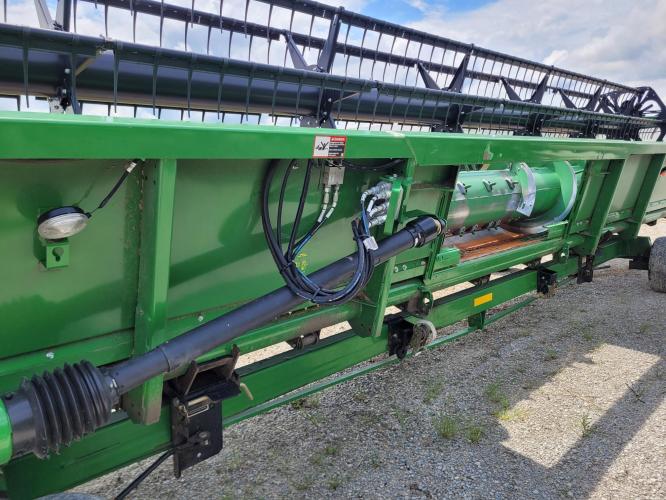 John Deere 635F