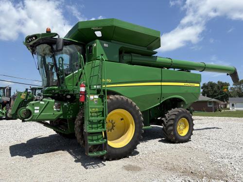 2015 John Deere S670