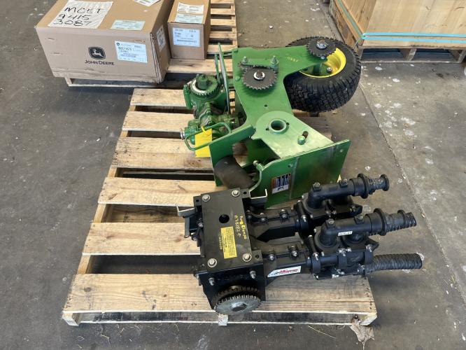 John Deere FERTILIZER PUMP
